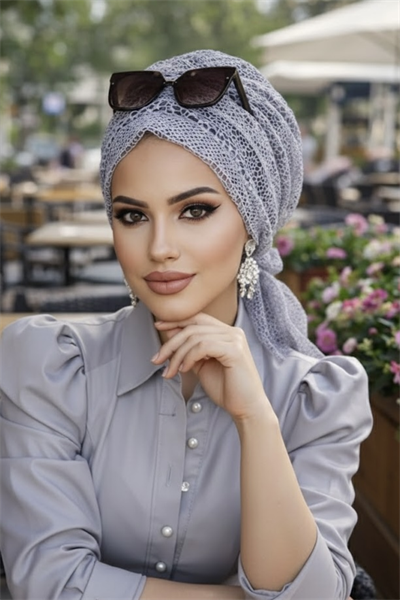 Gri Dantel Tokalı Bone