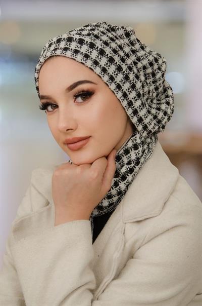 Siyah Beyaz Ekoseli Tesettür Bere