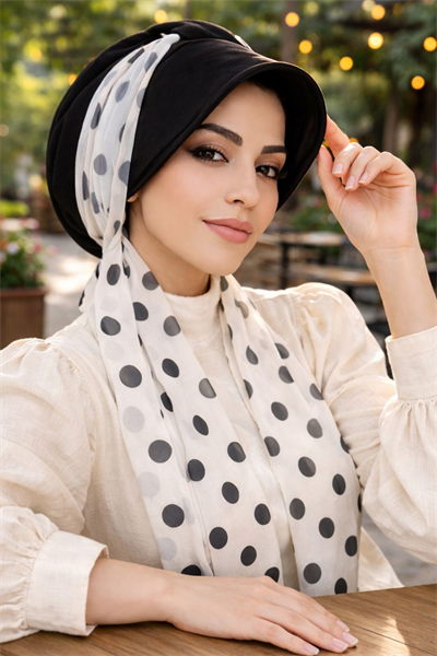 Siyah Puanlı Fularlı Şapka Bone