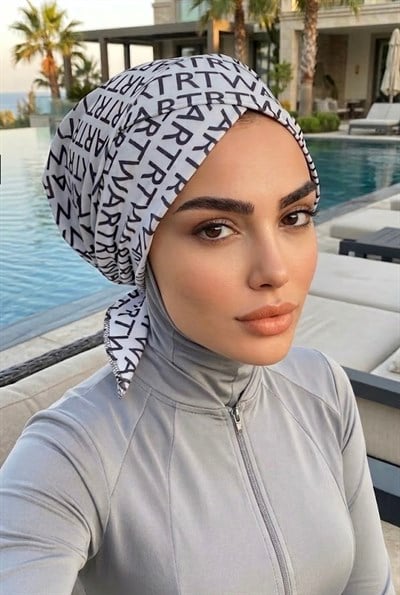 Gri Yazı Desen Çapraz Havuz - Deniz Bonesi