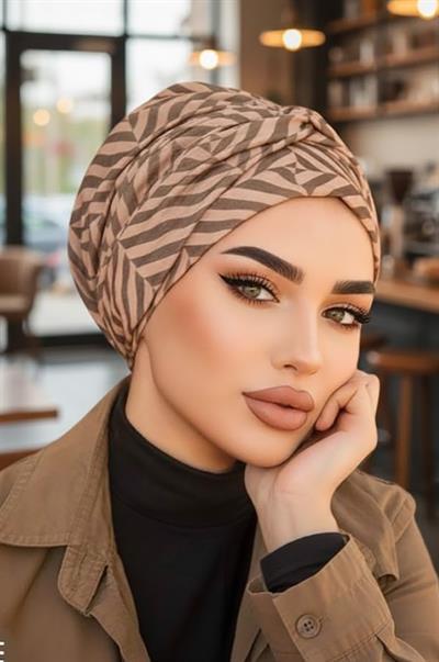 Kahve Bej Geometrik Desen Burgu Detaylı Bone