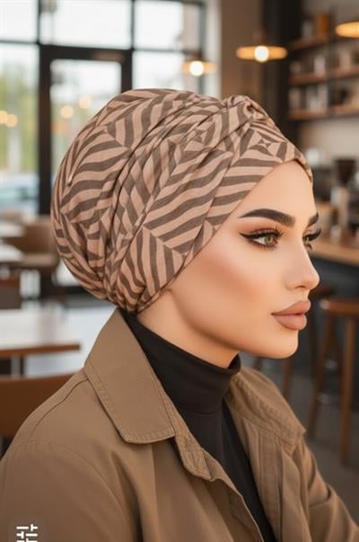 Kahve Bej Geometrik Desen Burgu Detaylı Bone