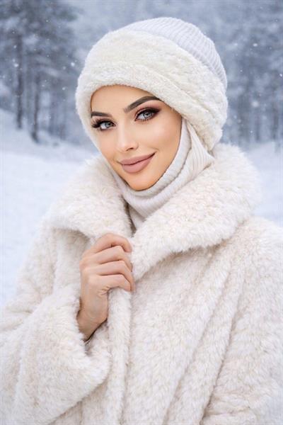 Kırık Beyaz Fitilli Kürk Aksesuarlı Tesettür Bere