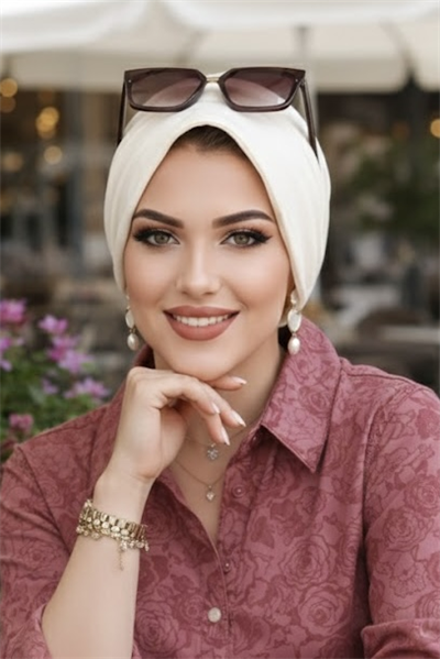 Kırık Beyaz Tesettür Şapka Bone