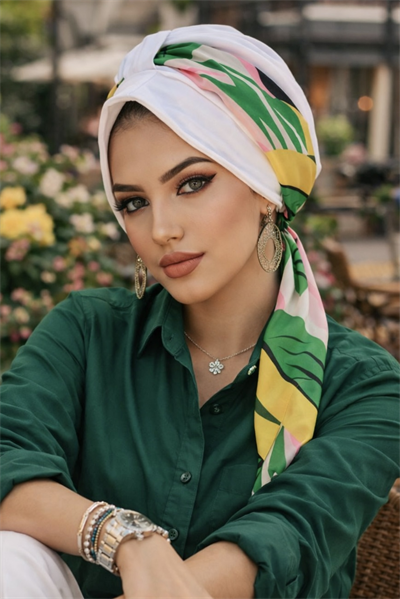 Kırık Beyaz Yeşil Yaprak Desen Şapka Bone