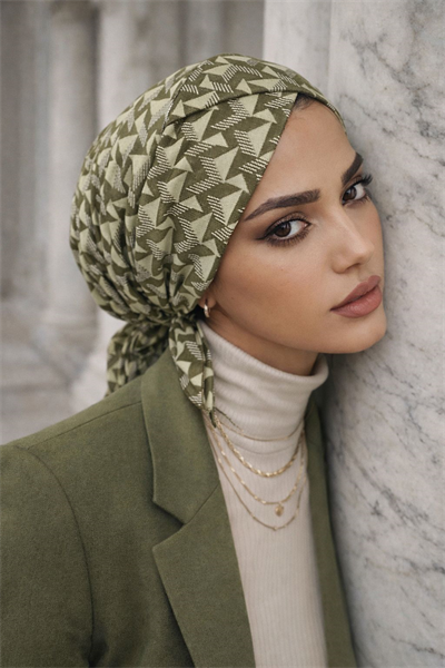 Kuşkonmaz Desenli Çapraz Bone