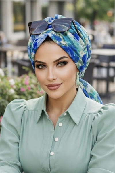 Lacivert Turkuaz Tonlu Çiçekli Tokalı Bone