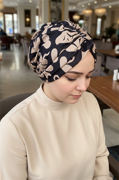 Siyah Bej Desenli Tokalı Bone