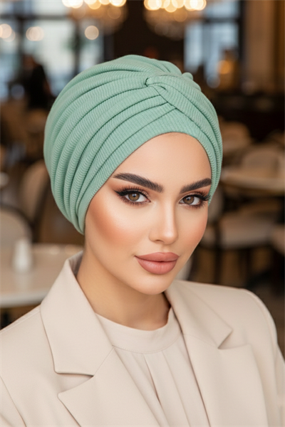 Pastel Yeşil Burgu Detaylı Bone