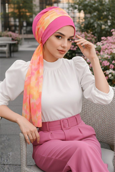 Pembe Batik Desen Fularlı Bone