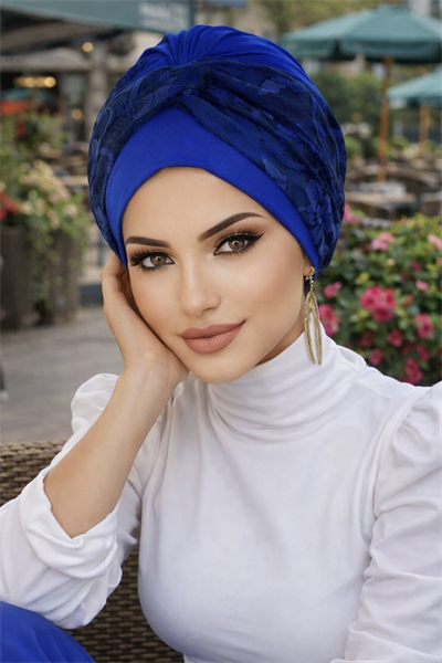 Saks Mavi Çiçek Desen Burgu Bantlı Bone