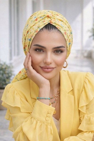 Sarı Çiçek Desen Tokalı Bone