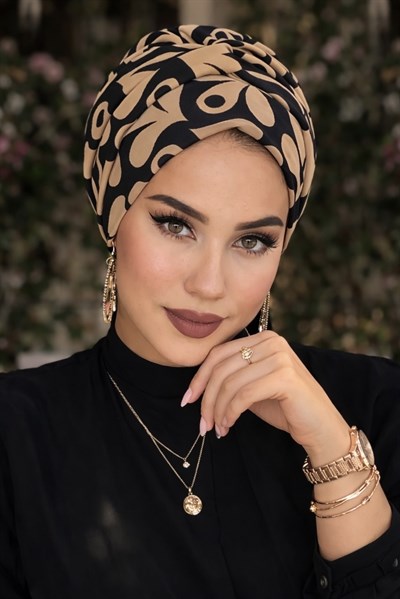 Siyah Bej Yaprak Desen Burgu Detaylı Bone