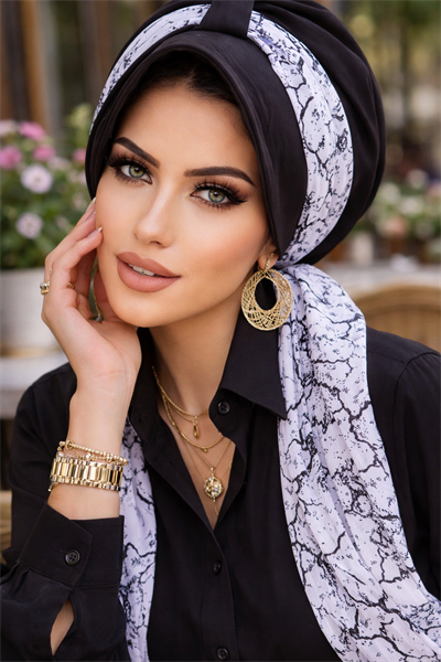 Siyah Beyaz Batik Desen Fularlı Şapka Bone