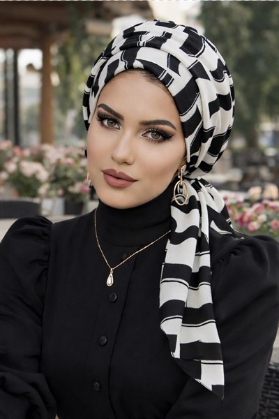 Siyah Beyaz Desen Atkılı Bone