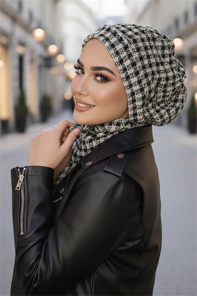 Siyah Beyaz Ekoseli Tesettür Bere