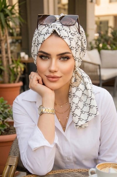 Siyah Beyaz Hat Desen Tokalı Bone