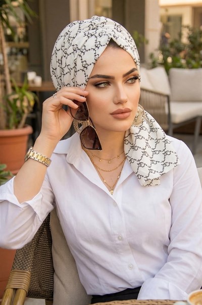 Siyah Beyaz Hat Desen Tokalı Bone