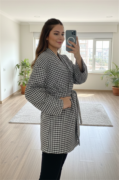 Siyah Beyaz Kaşe Kazayağı Desen Kuşaklı Kimono Ceket / Kışlık Ürün