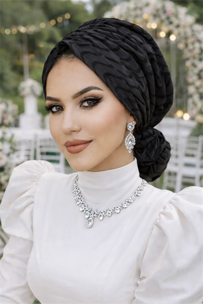 Siyah Desen Tül Tokalı Bone