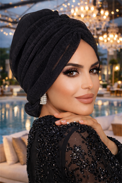 Siyah Piliseli Abiye Tokalı Bone