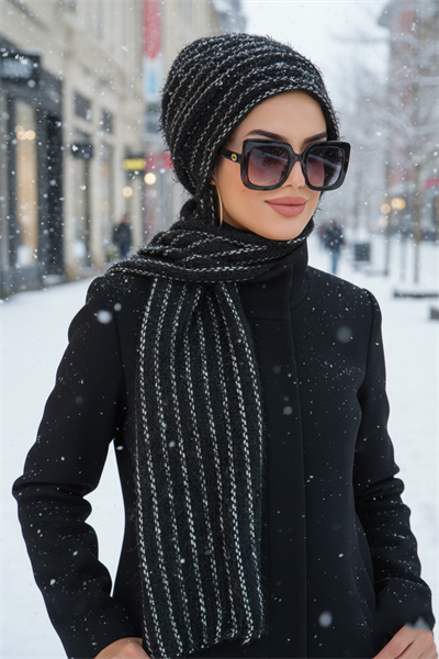 Siyah Desenli Tesettür Bere