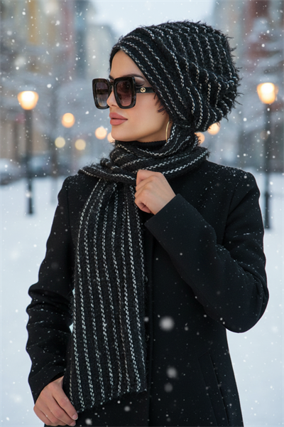 Siyah Desenli Tesettür Bere