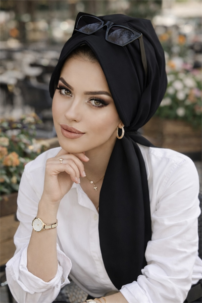 Siyah Fularlı Şapka Bone