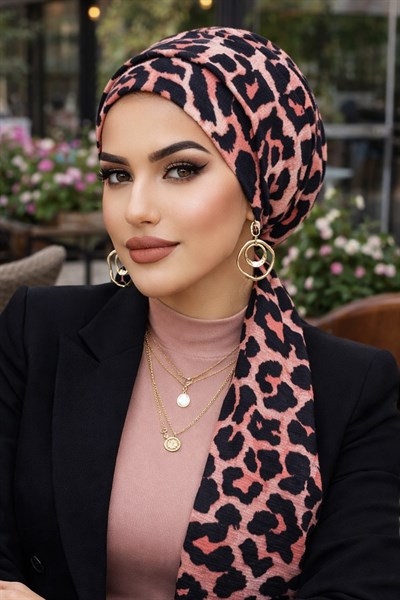 Siyah Gülkurusu Desenli Atkılı Bone