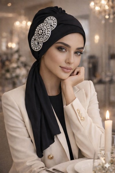 Siyah Gümüş Aksesuarlı Abiye Atkılı Bone