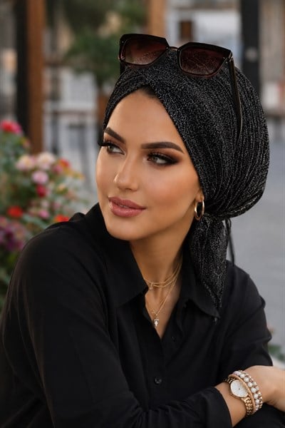 Siyah Gümüş Piliseli Çapraz Bone
