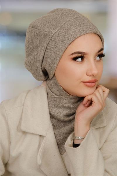 Bej Yumoş Tesettür Bere ve Etol Takım