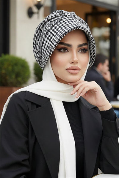 Siyah Kazayağı Kaşe Şapkalı Bone