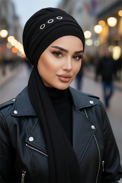 Siyah Metal Detaylı Atkılı Bone