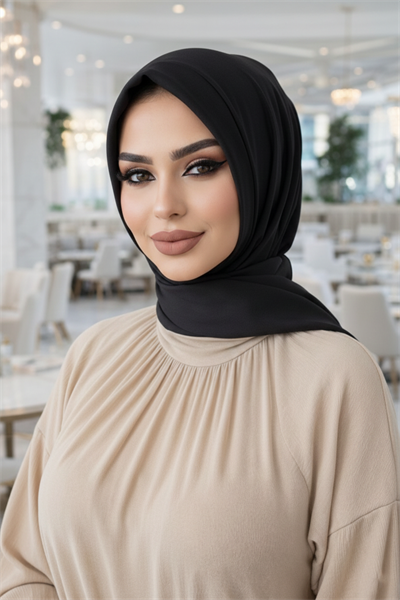 Siyah Mevsimlik Kapüşonlu Çıtçıtlı Şal