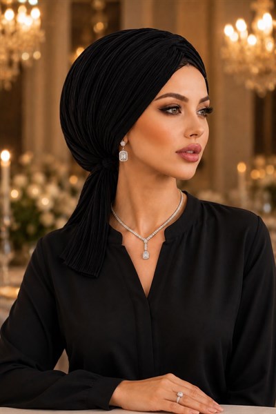 Siyah Piliseli Abiye Tokalı Bone