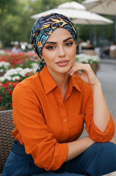 Siyah Yeşil Çiçek Desen Çapraz Bone