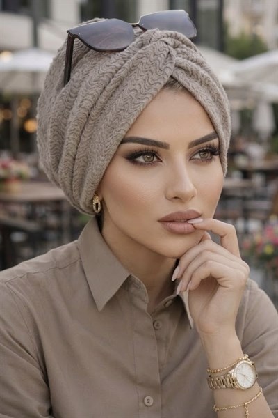 Taş Rengi Burgu Düğüm Bone