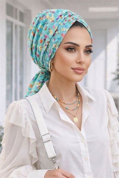 Turkuaz Çiçek Desen Tokalı Bone