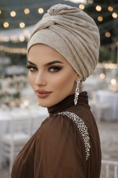 Vizon Bej Işıltılı Burgu Detaylı Bone