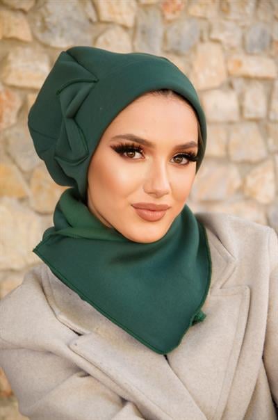 Zümrüt Fiyonklu Tesettür Bere Ve Etol Takım