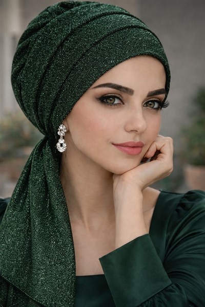 Zümrüt Işıltılı Atkılı Bone