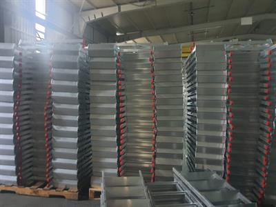 A Tipi 3 Basamaklı Çift Çıkışlı Alüminyum Merdiven 68 Cm