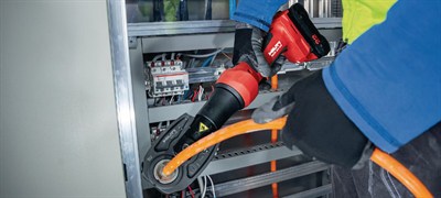 Hilti NUN 54-22 Akülü 6 Ton Kablo Sıkma ve Kesme Makinesi