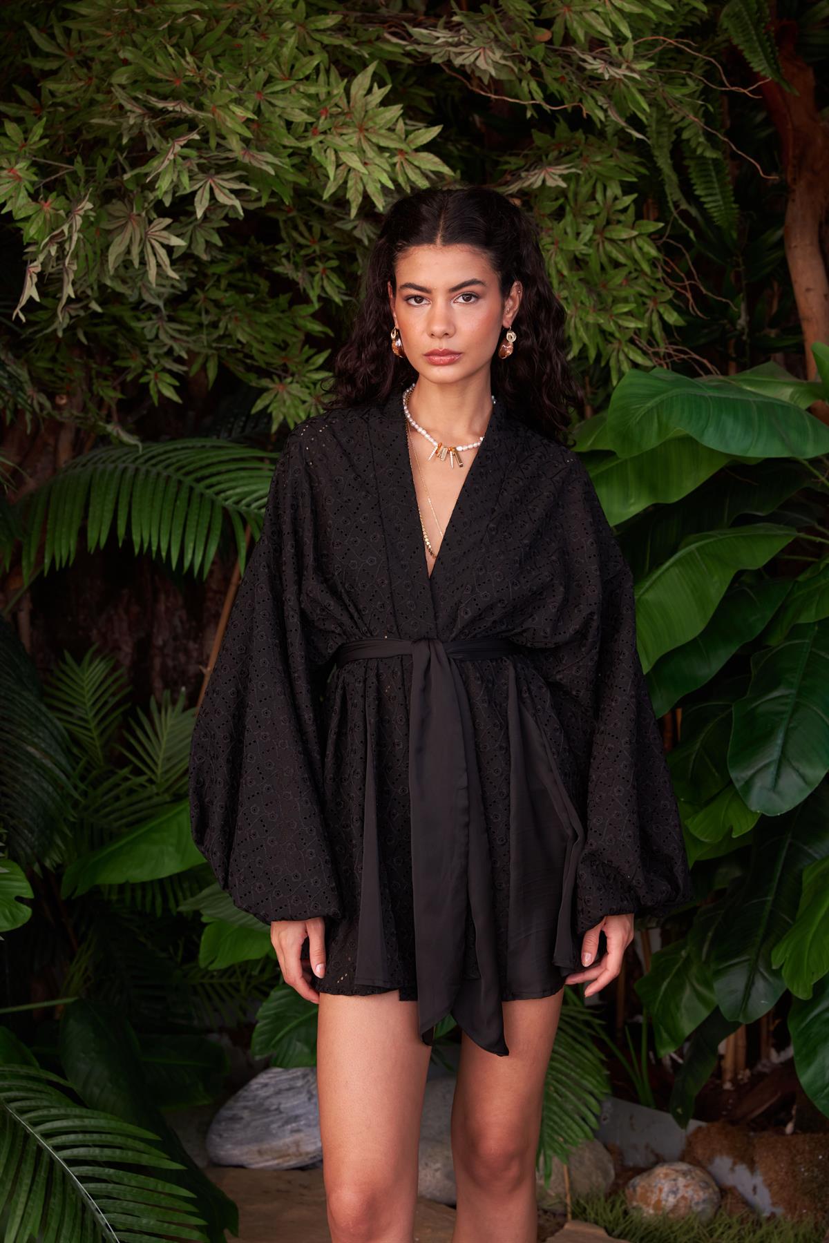 Bodhi Siyah Balon Kollu Fistolu Mini Kimono