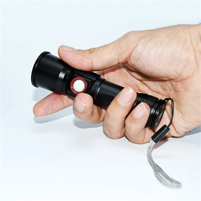 1.000 Lümen USB Şarjlı Led EL Feneri Wt-611