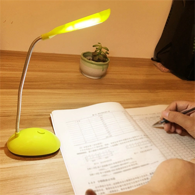 360 Derece Ayarlanabilir Esnek LED Masa Lambası