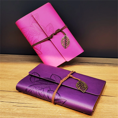 Deri Yaprak Desenli Çizgisiz Defter