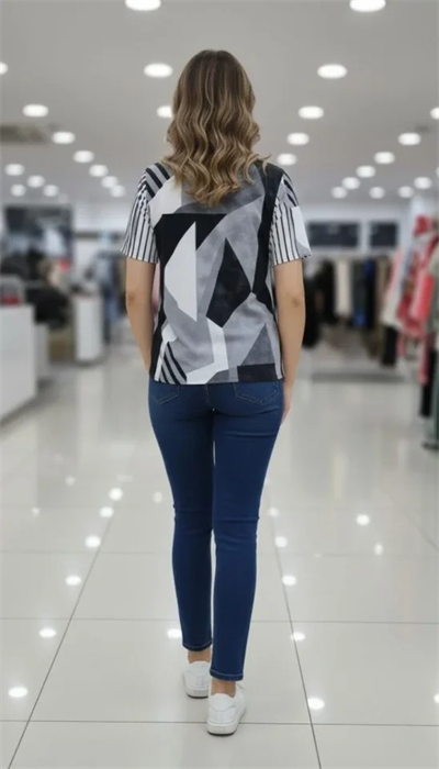 Desenli Püsküllü Viskon Bluz Bebe Yaka Kısa Kollu Big Size Rahat Kesim - Desenli