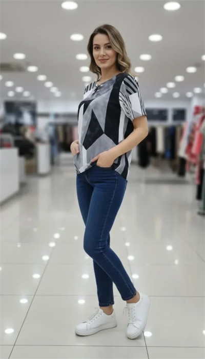 Desenli Püsküllü Viskon Bluz Bebe Yaka Kısa Kollu Big Size Rahat Kesim - Desenli